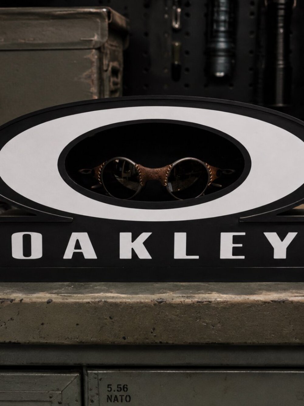 3D Printed Oakley Style X Metal Collector Sunglasses Display Stand RGB LED Light